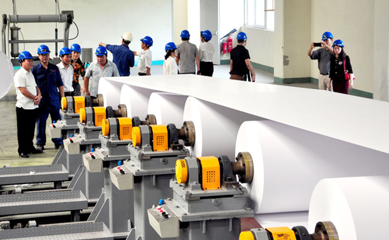 Các máy móc trong dây chuyền sản xuất giấy vệ sinh